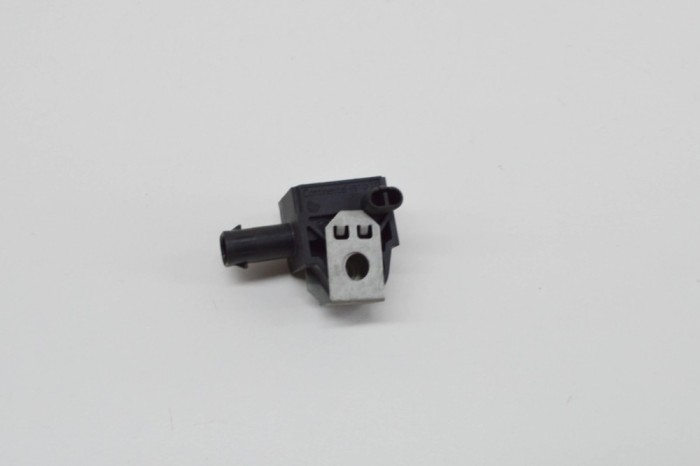 Senzor de impact dreapta față BMW X3 F25 2012 OEM: 9224177 18081517