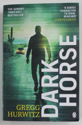 DARK HORSE by GREGG HURWITZ , 2022 foto