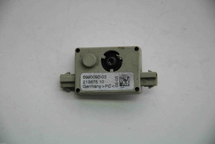 Amplificator de antena BMW 3 E90 2006 OEM: 6990090-03