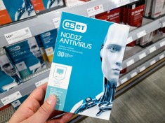 ESET NOD 32(antivirus si internet) CHEI ORIGINALE - EU foto