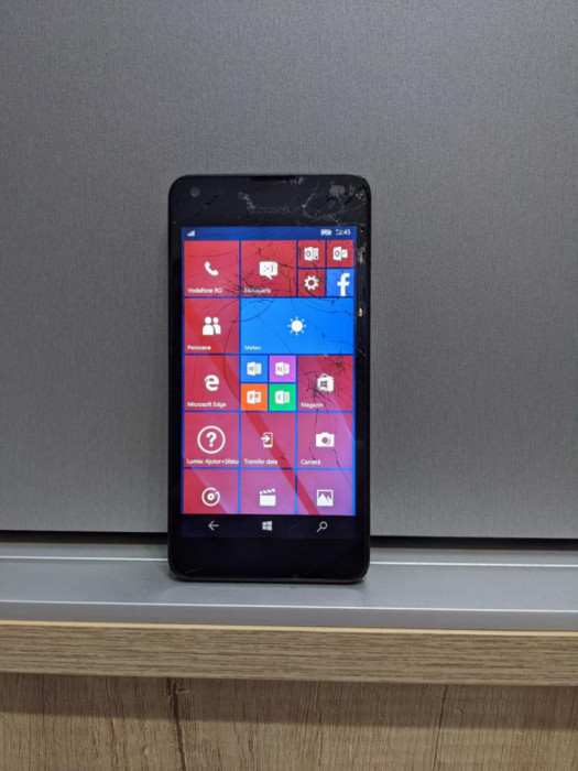 Microsoft Lumia 550 Windows 10 8gb 5megapixeli QuadCore Display 4.7&quot;