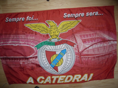 Steag al Suporterilor Echipei Benfica Lisabona dim.= 142x93cm foto