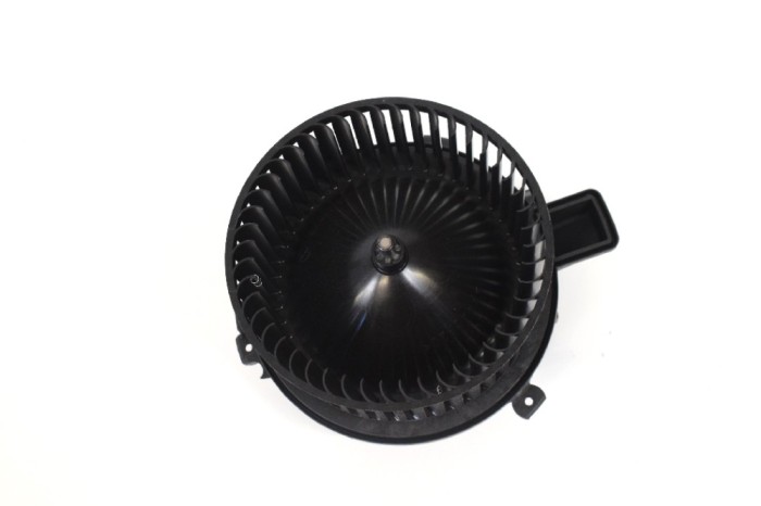 Ventilator aeroterma VW TOUAREG CR7 2019 OEM: 4M1820021A 11547457