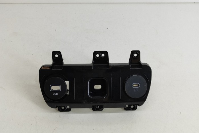 USB KIA EV6 CV 2022 OEM: 96123-CV010,96125-CV000 25832100