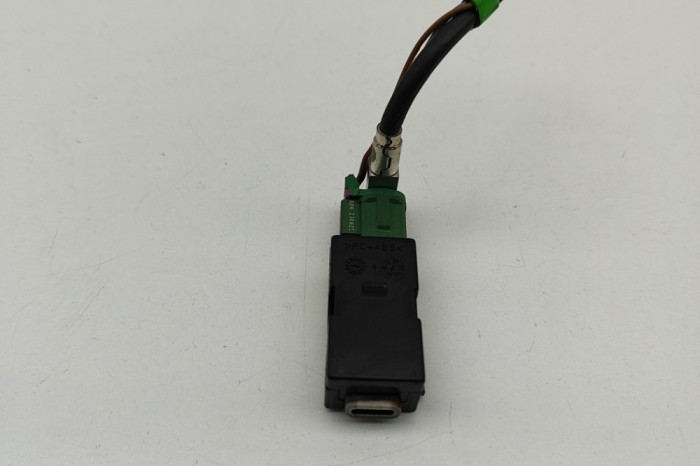 USB SKODA KAROQ NU7 2024 OEM: 3G5035726 | 31847789