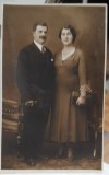Fotografie tip carte postala, necircullata, sot si sotie, perioada interbelica