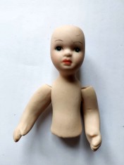 Cap ceramic papusa + tors si brate, pt proiect hand-made/instalatie arta, 6.5cm