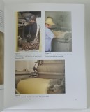 TEXTILE TRADITIONALE DIN TRANSILVANIA , TEHNOLOGIE SI ESTETICA de FLORICA ZAHARIA , 2008 *DEDICATIE