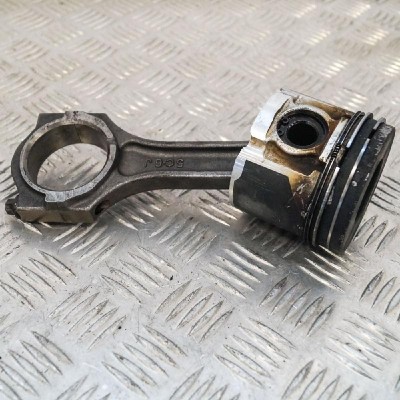Piston MAZDA 6 Hatchback GH 2010 OEM: 5C6J31/3Z8 3009962 foto