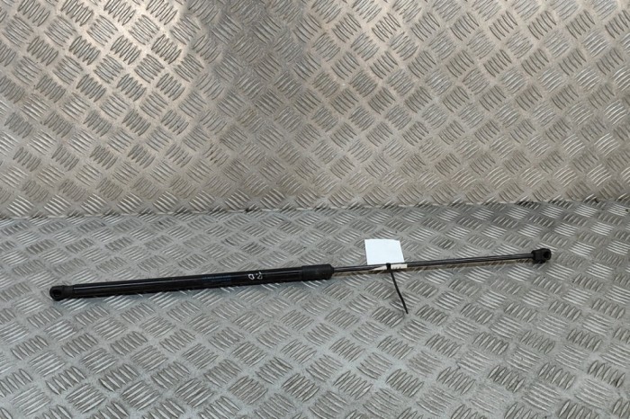 Amortizor capota dreapta față VW PASSAT B8 3G2 2018 OEM: 3G0823359A 29794185