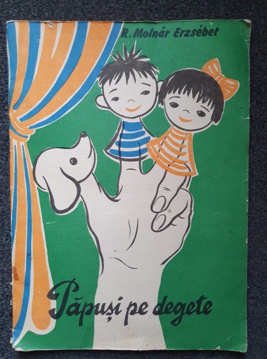 PAPUSI PE DEGETE - Molnar Erzsebet