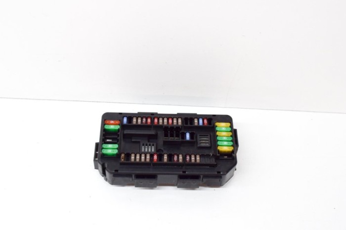 Modul panou de siguranțe BMW 4 Coupe F32, F82 2016 OEM: 9389068 14500133
