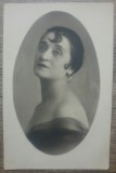 Doamna cocheta din perioada interbelica// foto tip CP, Foto Klio
