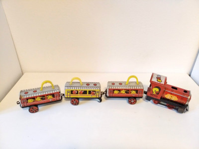 Jucarie veche de tabla China trenulet (3 vagoane) Toys, anii 80, ME 855 foto