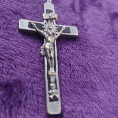 Crucifix de gat vechi complet,argintat expus fara a fi curata sau lustruit