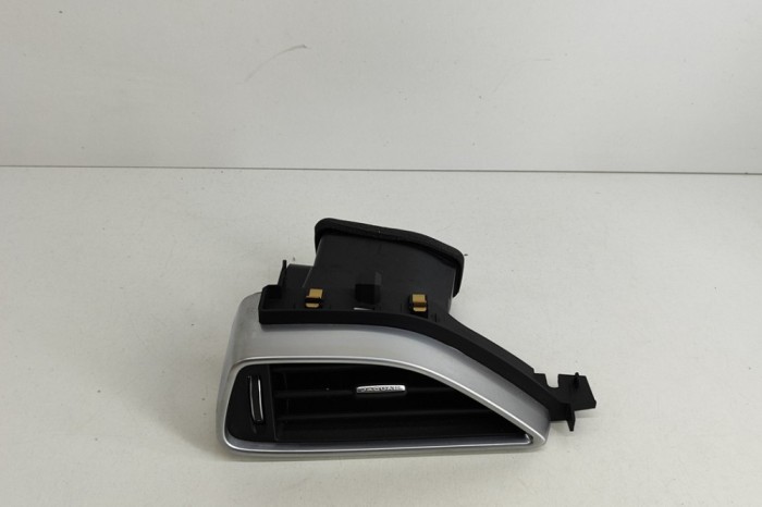 Gura de ventilație planșa de bord JAGUAR XE X760 2017 OEM: HX73-018B09-AE 26699230