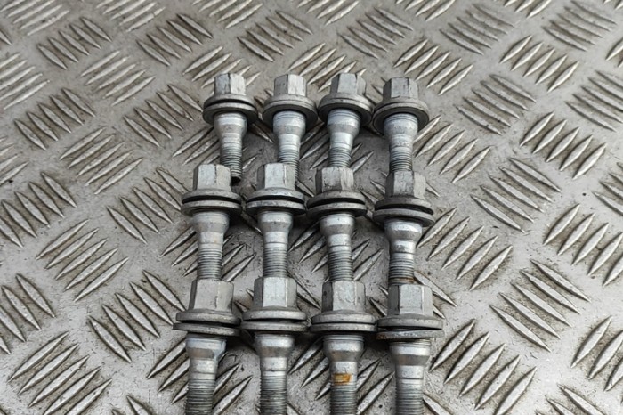 Set prezoane roata OPEL MOKKA 2024 OEM: 9817024580 30760354