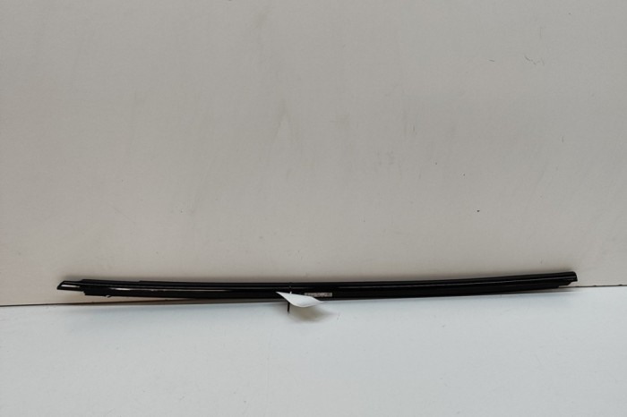 Chedar geam ușă st&acirc;nga față PORSCHE Taycan 2022 OEM: 9J1837475B | 31801866