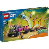 LEGO City Camion de Cascadorie si Provocarea Cercurilor de Foc 60357