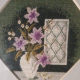 Goblen vintage, Orhidee roz in vaza, 80 cm patrati, lucrat manual anii 90, rama