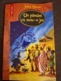 Un păm&acirc;nt cu susu-n jos - Jules Verne