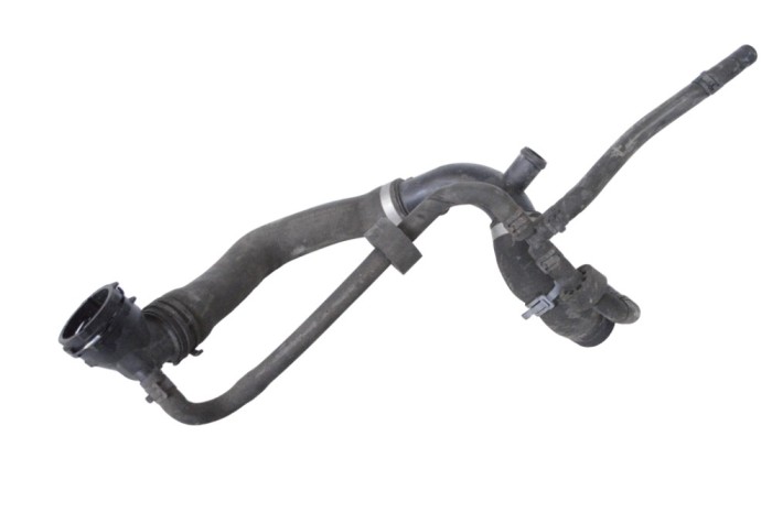 Furtun de lichid de răcire VW PASSAT B7 362 2013 OEM: 3AA122101F 18280173