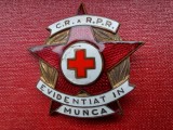 Insigna evidentiat in munca crucea rosie R.P.R