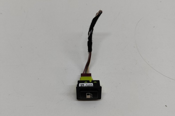 Comutator deschidere rezervor BMW 3 F30, F80 2017 OEM: 9358969 | 31798869