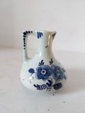 Carafa mica portelan Blue Delft Olanda, 9cm inaltime, lucrata manual,