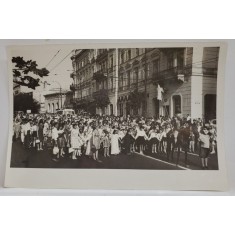 BUCURESTI , BULEVARDUL 6 MARTIE ( AZI , ELISABETA ) , CARNAVALUL PIONIERILOR &#039; UVERTURA VACANTEI &#039; , FOTOGRAFIE DE PRESA NR. 5 , 1973