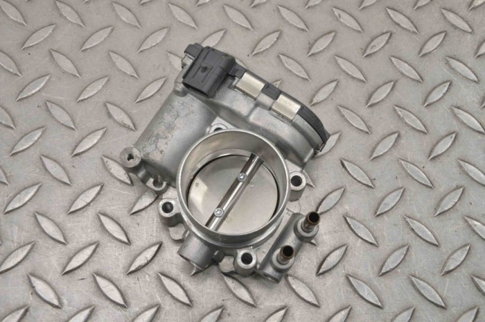 Corp clapetă JAGUAR E-PACE X540 2019 OEM: K4P3-9F991-AA