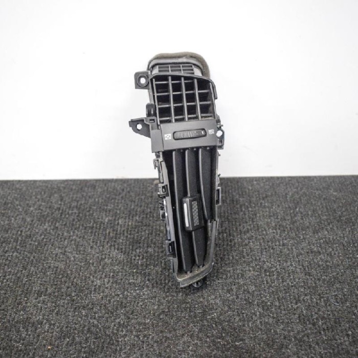 Gura de ventilație planșa de bord KIA CEE\&#039;D SW ED 2010 OEM: 808774 3696018