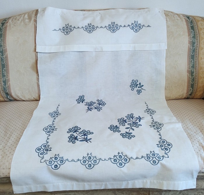 Stergar/ Perdeluta Vintage din bumbac cu broderie manuala florala