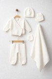 Set bebelusi 6 piese tricotate, culoare ivoire (Marime Disponibila: 0-3 luni)
