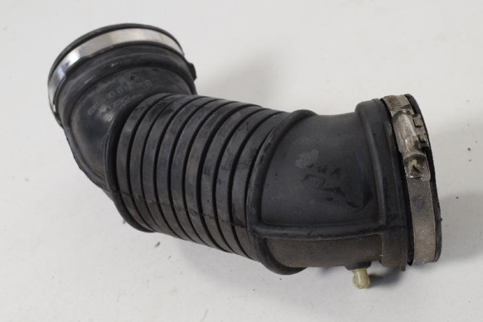 Furtun de admisie aer AUDI A4 8EC, B7 2006 OEM: 8E0129627R 10591276