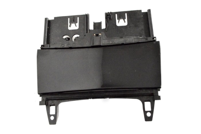 Scrumiera MERCEDES-BENZ C T-Model S204 2011 OEM: A2046801350 12048005