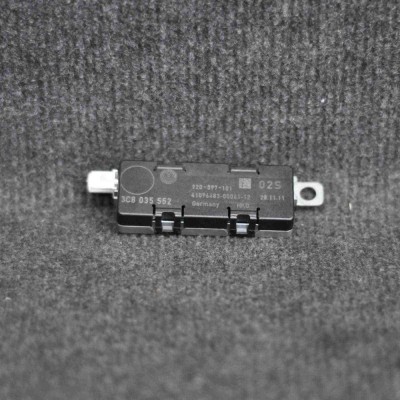 Amplificator de antena VW CC 358 2013 OEM: 3C8035552 foto