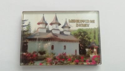 D1 - Magnet frigider tematica turism - Manastirea Durau - Romania 13 foto