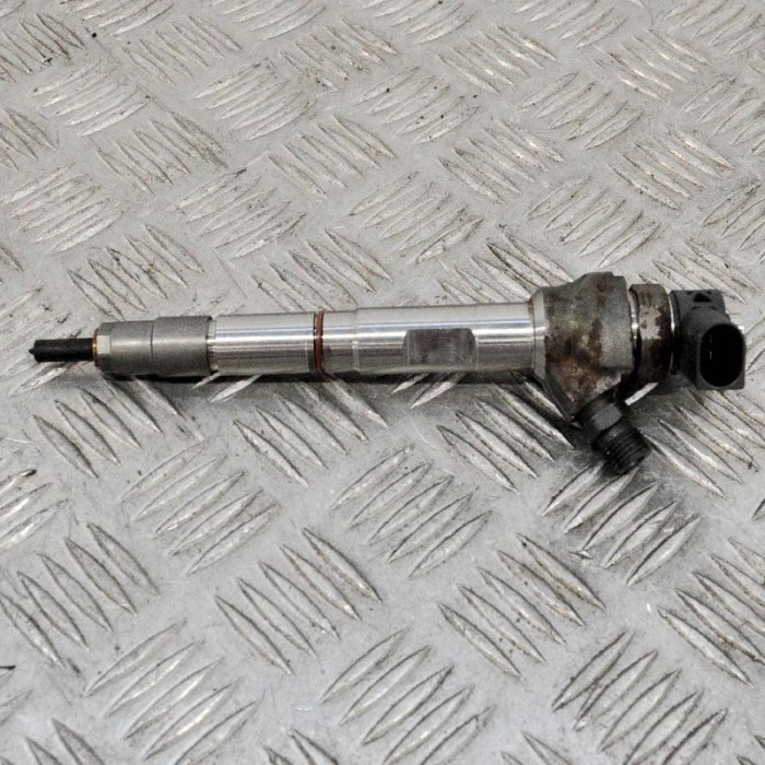 Injector de combustibil VW PASSAT Variant B8 3G5 2015 OEM: 04L130277AD,0445110473 | 3509356