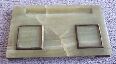 Bucata de postament din jad greutate 3 kg, 26x15 grosime1.5 cm foto
