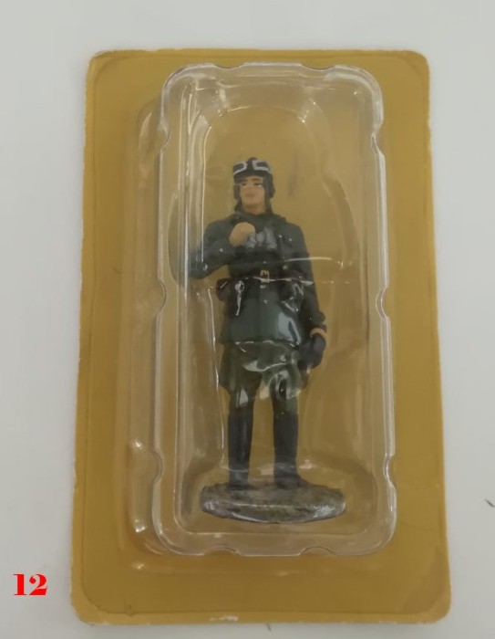 Figurina Armata Rosie - Ofiter de tancuri in uniforma de mars - plumb