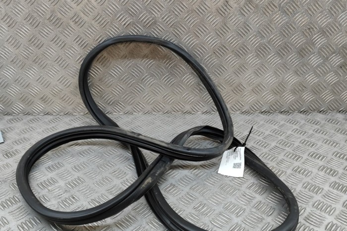 Garnitura ușă st&acirc;nga spate MAZDA CX-5 KF 2022 OEM: KB7W-73-760 | 30277441
