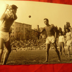 Fotografie -Sport - Meci de Oina , anii '60 ,dim.= 23,5x17,5cm