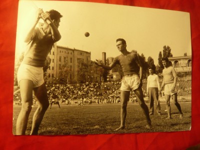 Fotografie -Sport - Meci de Oina , anii &amp;#039;60 ,dim.= 23,5x17,5cm foto