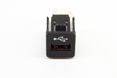 Port USB/AUX-In BMW 6 Coupe F13 2016 OEM: 9229294 17370970 foto