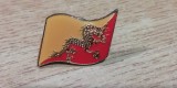 QW9 N3 41 - insigna - steag - culori si insemne nationale - Bhutan
