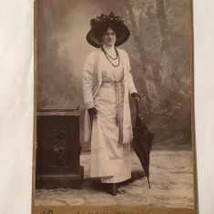 Fotografie veche portert femeie Rupprecht Mihaly Sopronban, anii 1800