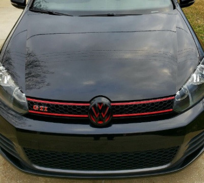 emblema fata negru cu rosu noua Volkswagen VW Golf 6 MK6 foto