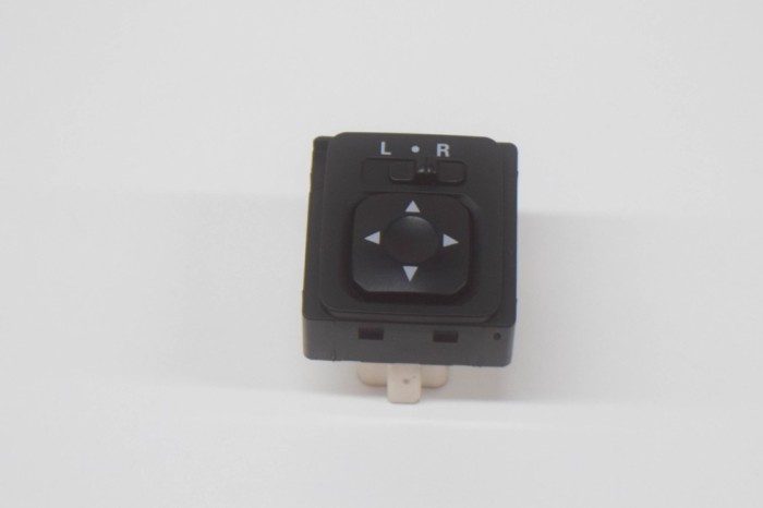 Comutator de reglare oglinda MITSUBISHI OUTLANDER I CU_W 2003 OEM: 183570 | 13138699