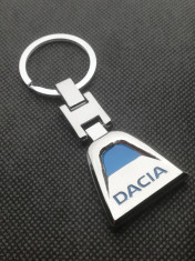 Breloc auto chei Dacia albastru logo 2 fete accesorii cadou pentru posesori foto